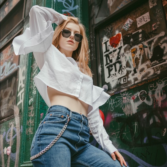 🛍 White button up ruffle crop top size s - Picture 2 of 4